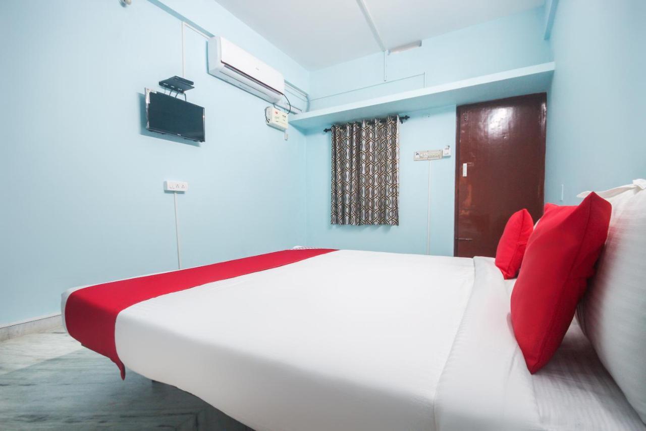 Oyo Flagship 48158 Ss Towers Podanur Exterior photo