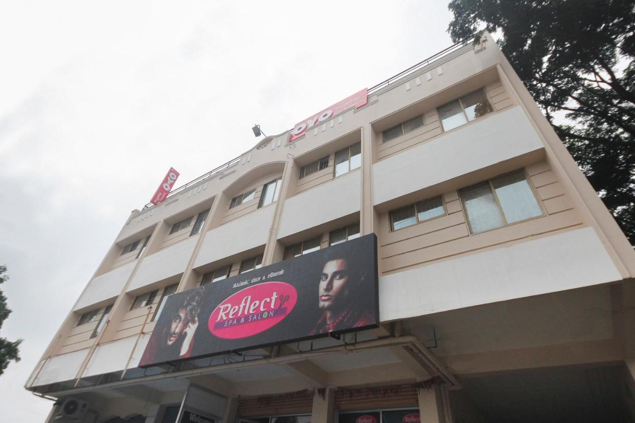 Oyo Flagship 48158 Ss Towers Podanur Exterior photo