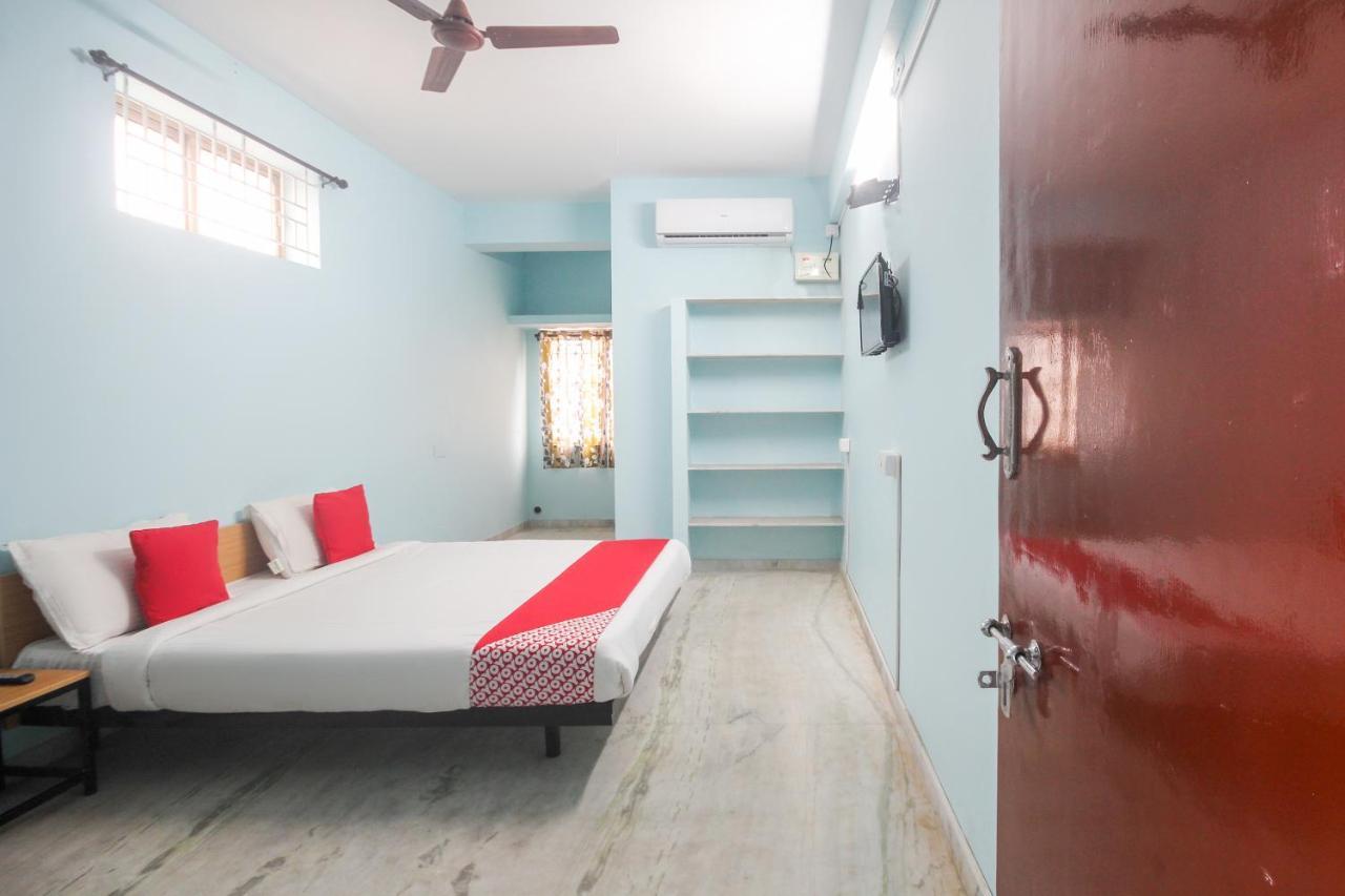 Oyo Flagship 48158 Ss Towers Podanur Exterior photo